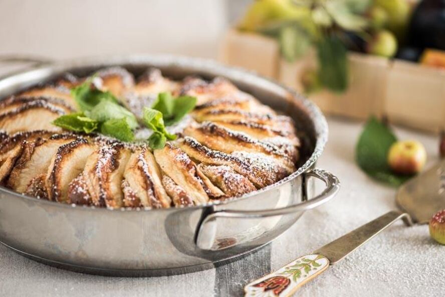 Рецепт нежная творожная шарлотка с яблоками