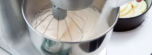 шарлотка из яблок. Шаг 5