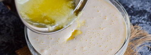 шарлотка на кефире. Шаг 3