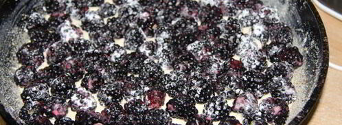 шарлотка с ежевикой. Шаг 7