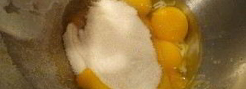 шарлотка с грушами и яблоками. Шаг 3