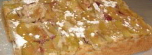 шарлотка с клубникой и яблоками. Шаг 6