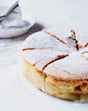 Шарлотка с корицей