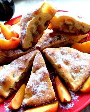 Шарлотка с нектаринами