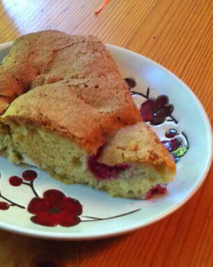 Шарлотка с ревенем