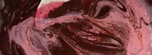 шарлотка с шоколадно-малиновым муссом и воздушным ванильным кремом. Шаг 5