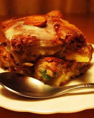 Шарлотка с сухофруктами