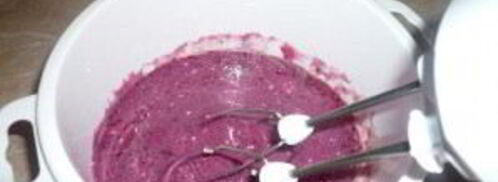 шарлотка с вареньем в мультиварке. Шаг 3