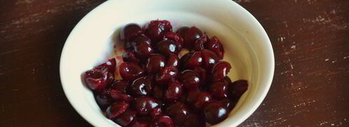 шарлотка с вишней. Шаг 5