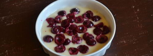 шарлотка с вишней. Шаг 8