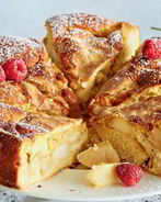 Шарлотка с яблоками и ванилью