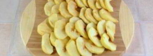 шарлотка с яблоками открытая. Шаг 6