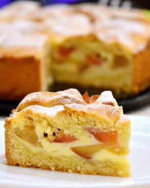 Шарлотка в сметанной заливке