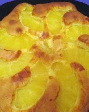 Сладкая шарлотка с ананасом