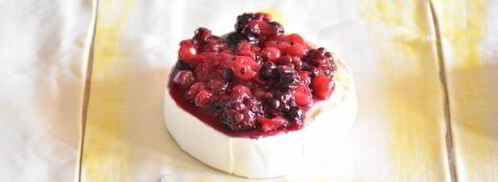 слоеные конвертики с сыром бри и ягодами. Шаг 4