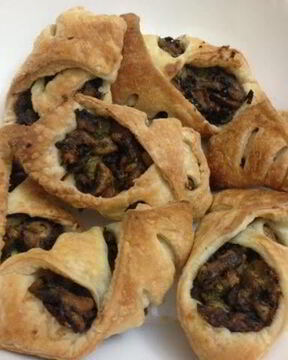 Слойки с грибами