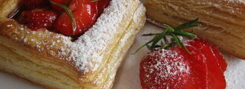 слойки с клубникой в розмариновом меду. Шаг 6