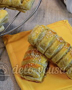 Слойки с мясом