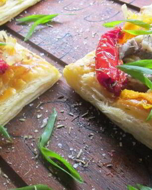 Слойки с овощами и карпом