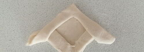 слойки с творогом и сливой. Шаг 3