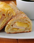 Слойки с ветчиной и сыром