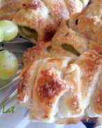 Слойки с виноградом