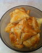 Слойки с яблоками медом и орехами