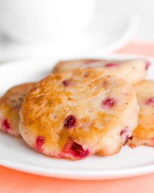 Сырники с бананом и клюквой