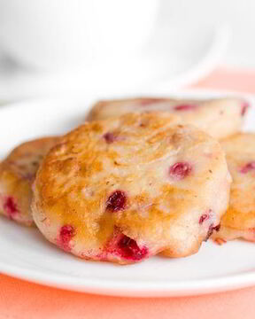 Сырники с бананом и клюквой