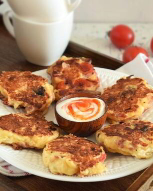 Сырники с беконом и грибами