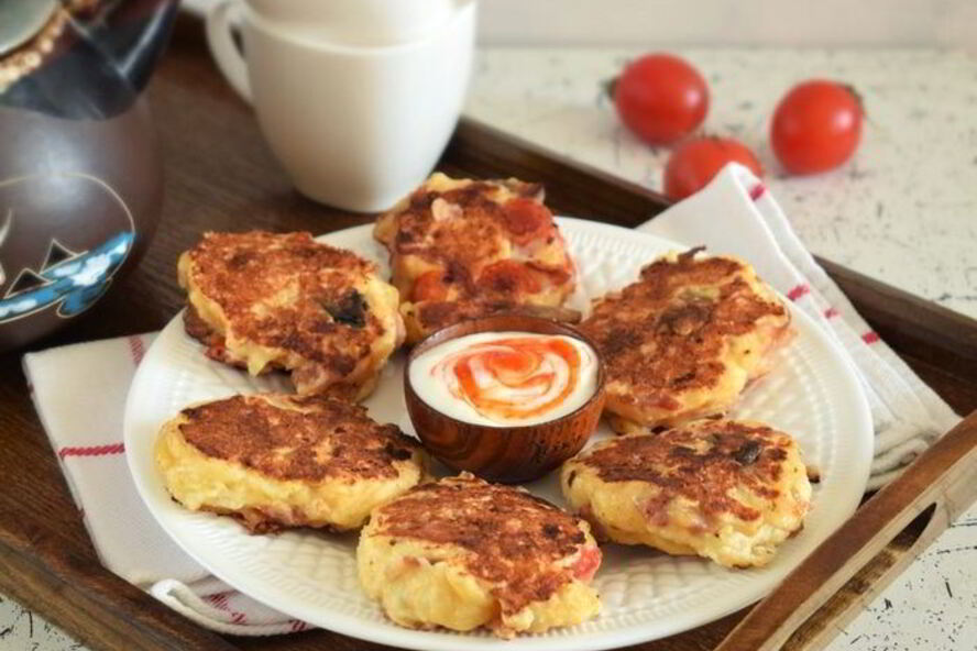 Рецепт сырники с беконом и грибами