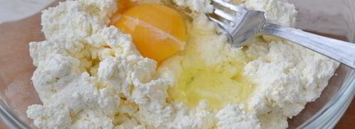 сырники с изюмом в микроволновке. Шаг 3