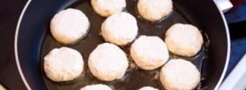 сырники с вишневым соусом. Шаг 5