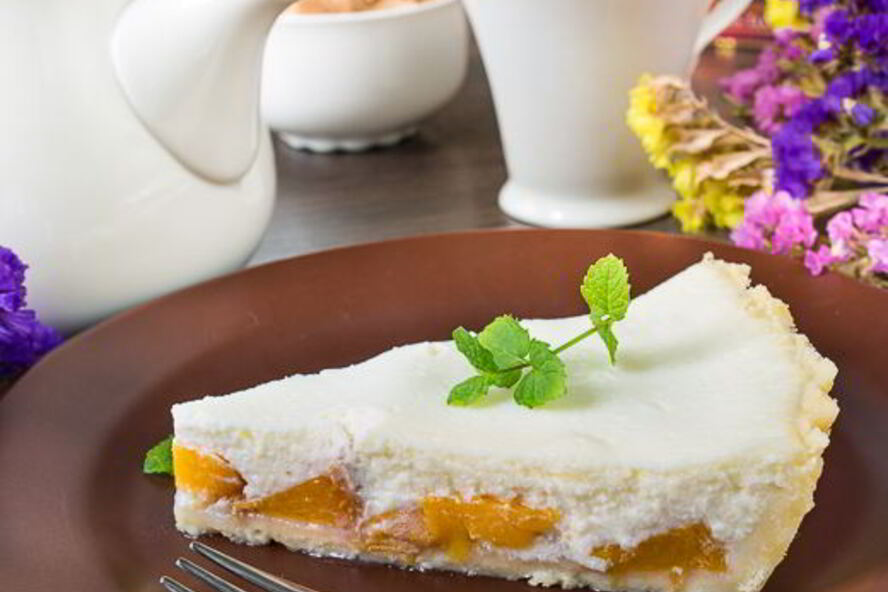 Рецепт творожник с персиками