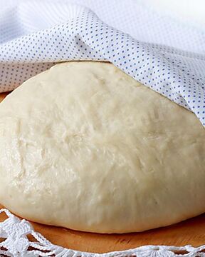 Тесто на сметане на дрожжах