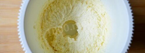 блинный торт с творожным кремом и ягодами на сковороде. Шаг 7