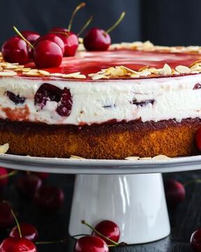Йогуртовый торт с черешней