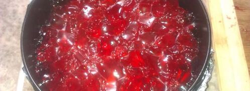 шоколадный торт с молочно-клубничным желе. Шаг 6