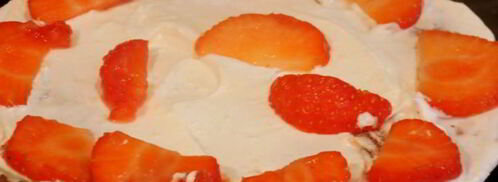 торт из панкейков с клубникой. Шаг 7