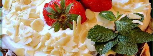 торт из панкейков с клубникой. Шаг 9