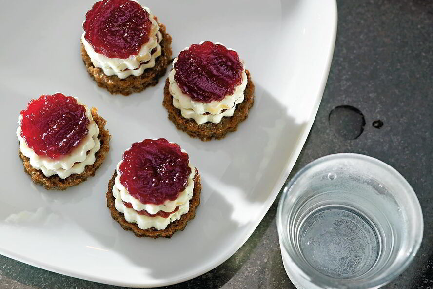 Рецепт торта иза свекл с козьима сырома