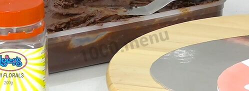 торт киндер сюрприз из мастики. Шаг 2