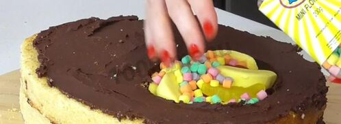 торт киндер сюрприз из мастики. Шаг 8