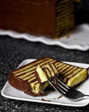 Ванильный многослойный торт с шоколадным кремом