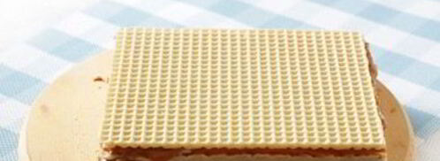 вафельные коржи со сгущенкой. Шаг 3