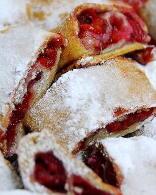 Вишневый рулет