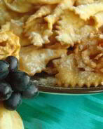 Вкусный хворост, тающий во рту