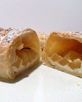 Яблочные слойки с творогом