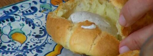 профитроли с ванильным кремом и мороженым. Шаг 9