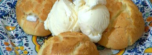 профитроли с ванильным кремом и мороженым. Шаг 10